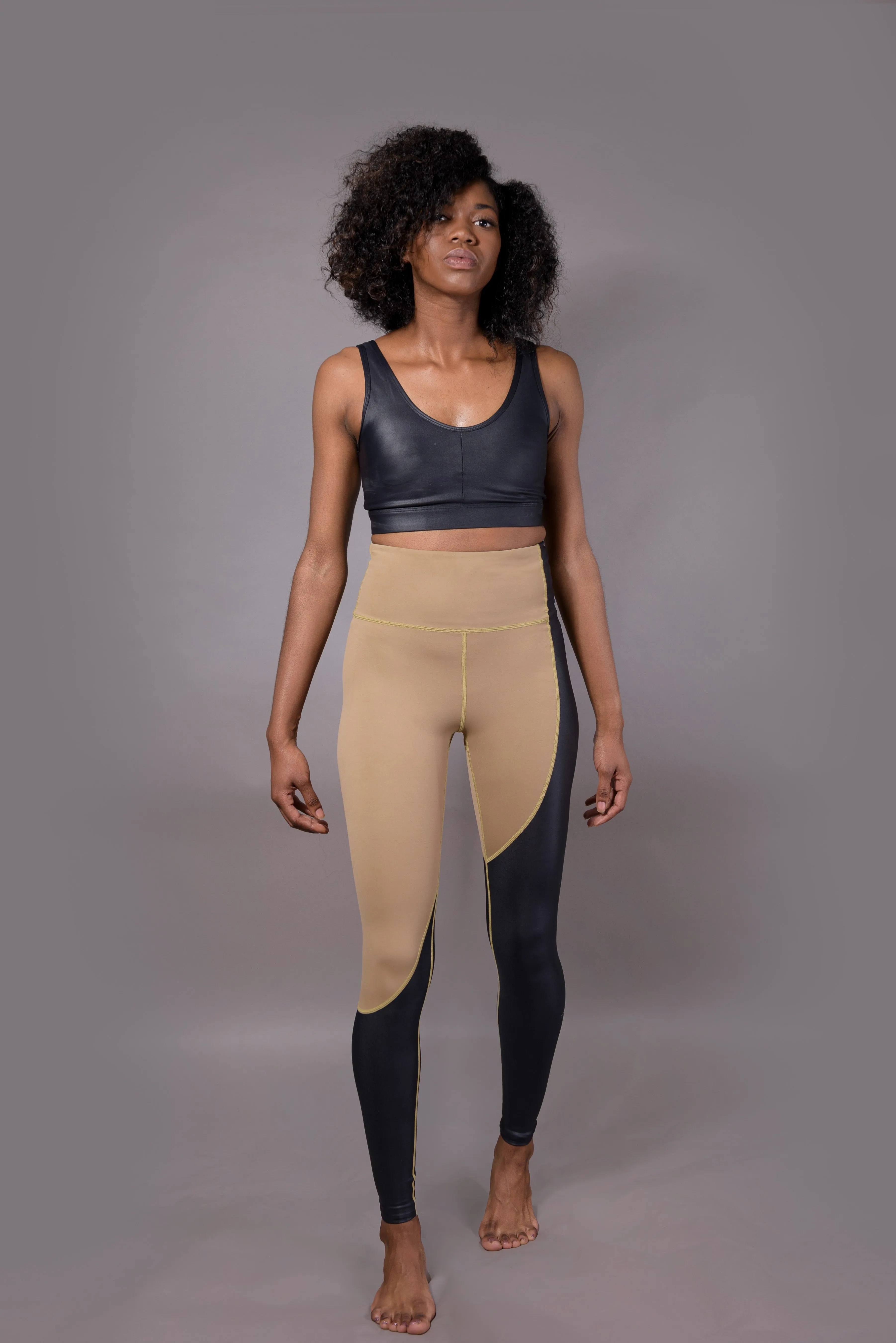 Two-tone liquid leggings in black and light brown